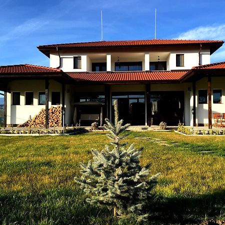 Guest House Hasiendata Pavel Banya Exterior photo