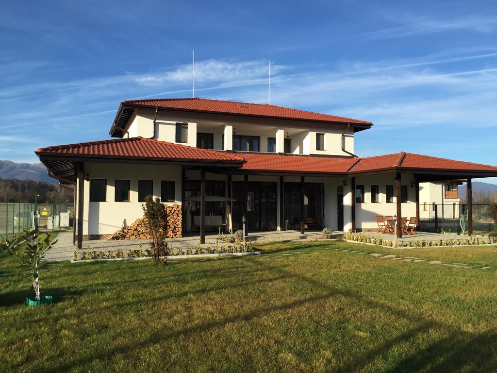 Guest House Hasiendata Pavel Banya Exterior photo