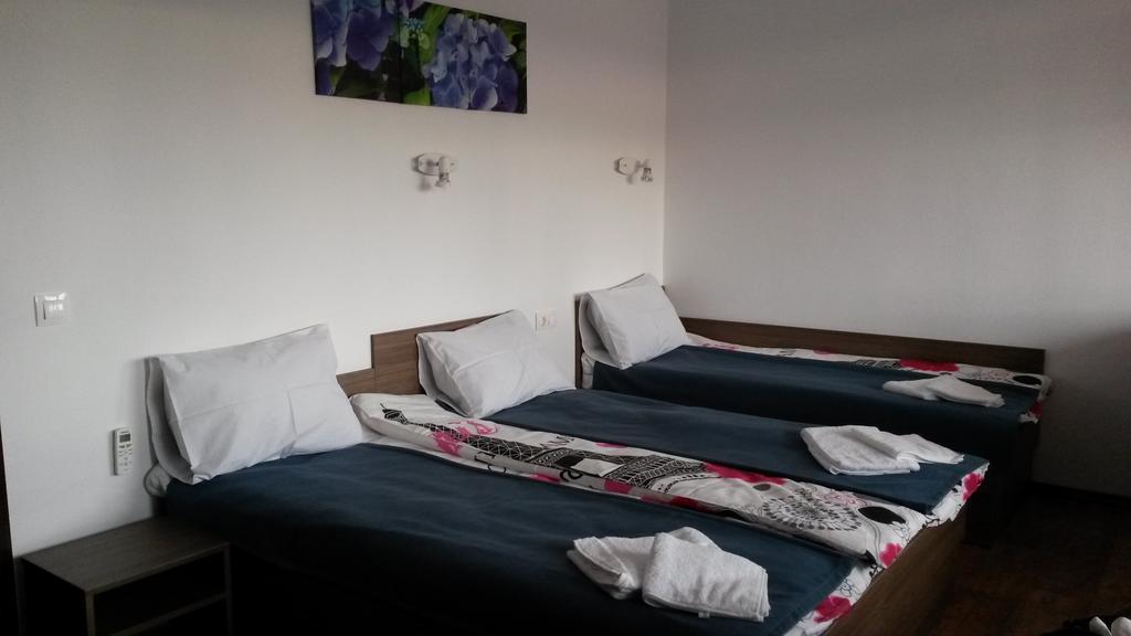 Guest House Hasiendata Pavel Banya Exterior photo